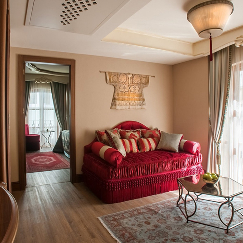 hotel guestroom lamp